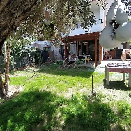 Datca'nin Degerlenen Bolgesi Comarlikta Bahceli Ev * Datça