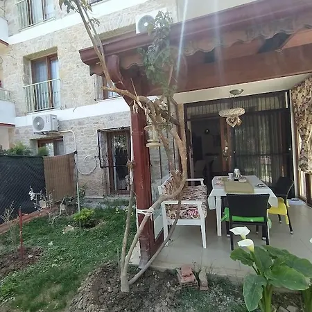 Willa Datca'nin Degerlenen Bolgesi Comarlikta Bahceli Ev *
